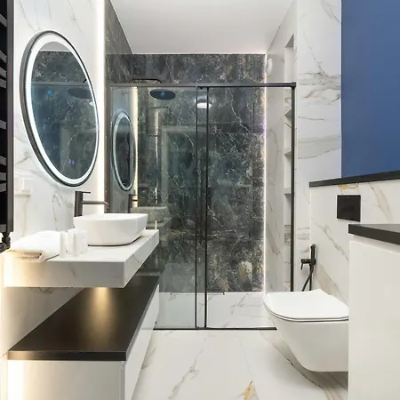 Stylish Apartment For 6 With Balcony Near The Main Square By Noclegi Renters Apartament