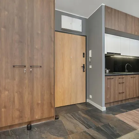 Stylish Apartment For 6 With Balcony Near The Main Square By Noclegi Renters 아파트